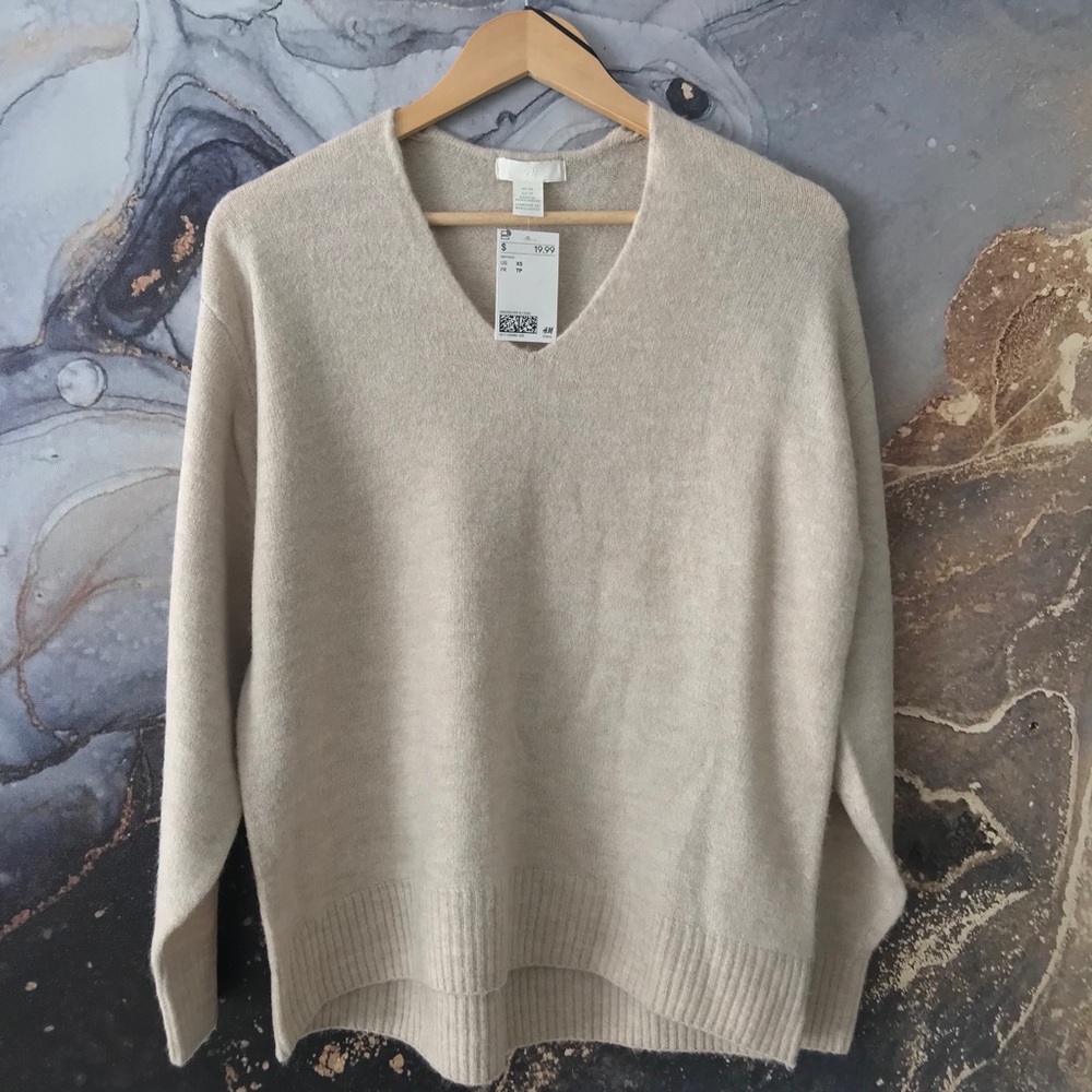 NWT! H&M Oatmeal V-neck Wool Sweater in Oatm